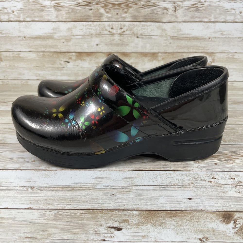 DANSKO FLOWER CLOG